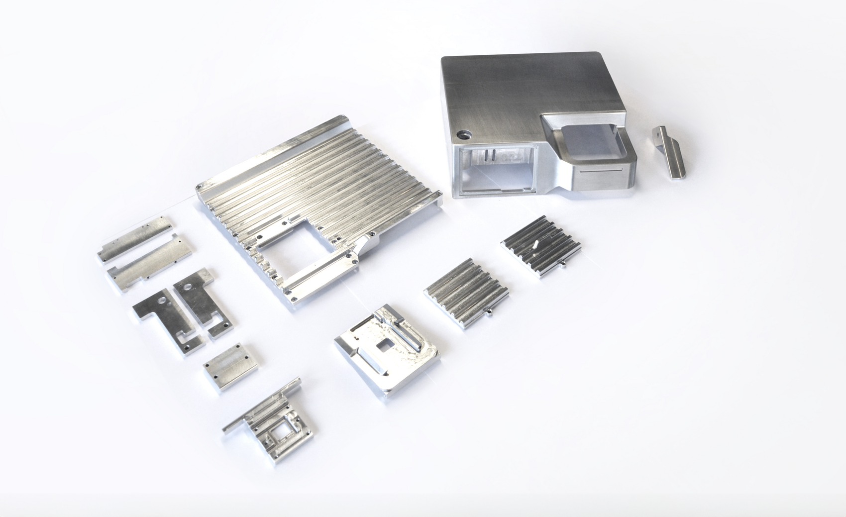 CNC-gefertigte Prototypenbauteile für die Entwicklung eines medizintechnischen Laborgeräts.