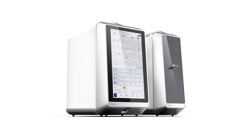 Modernes Laborgerät zur Wasseranalyse für die Halbleiterproduktion mit großem Touchdisplay und hochwertigem Industrial Design.