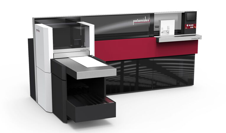 Industriedesign der Palamides smartliner240 mit klar strukturierter Maschinenarchitektur für einen effizienten Materialfluss und ergonomische Bedienung.