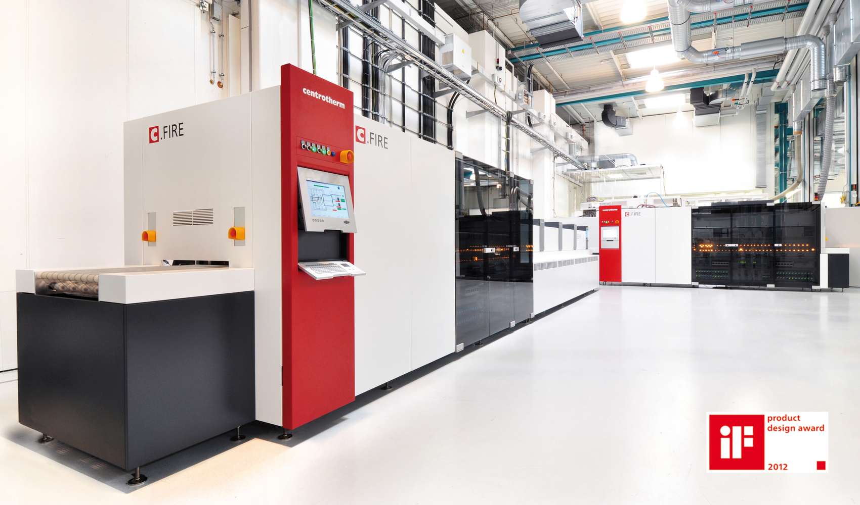 centrotherm C.FIRE Produktionsanlage mit preisgekröntem Systemdesign, modularer Architektur und ergonomischem Bedienkonzept für die Solarzellenfertigung.