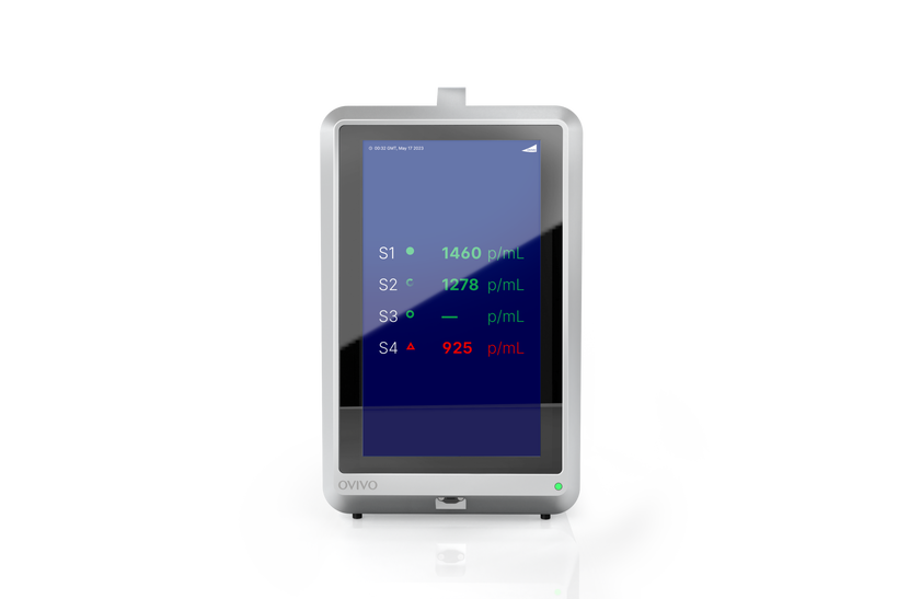Touchscreen des Ovivo NanoPULS mit von defortec entwickeltem User Interface für die Steuerung und Visualisierung von Wasseranalysen.