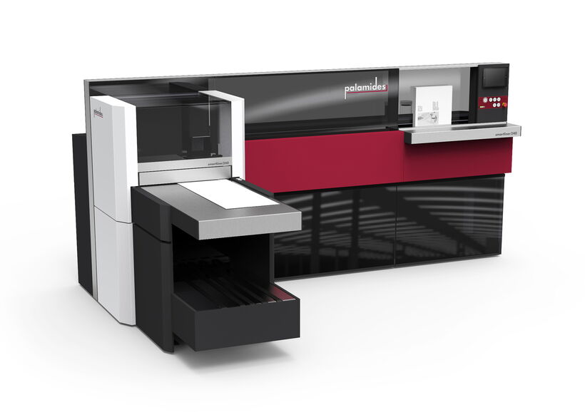 Industriedesign der Palamides smartliner240 mit klar strukturierter Maschinenarchitektur für einen effizienten Materialfluss und ergonomische Bedienung.
