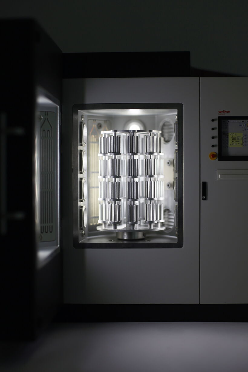 Detailansicht des Innenraums der Oerlikon Domino L Beschichtungsanlage als Designmodell.